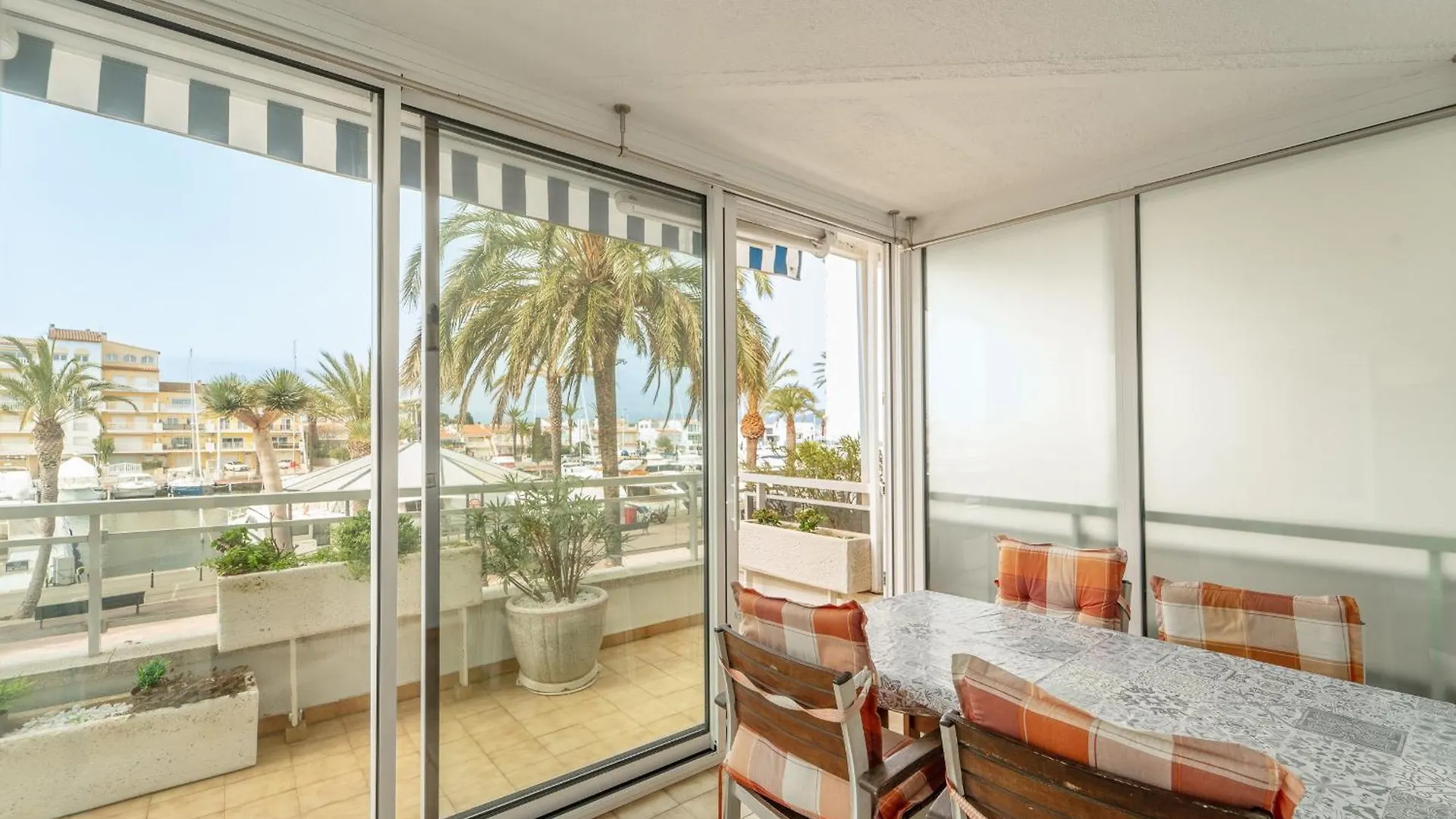 Welcs Estudio 228 Emp Frente Al Canal Ampuriabrava Apartamento